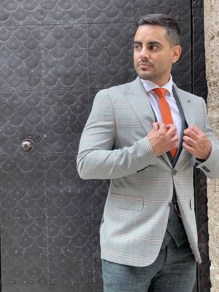 Trajes de novio, padrino, invitado de cuadros