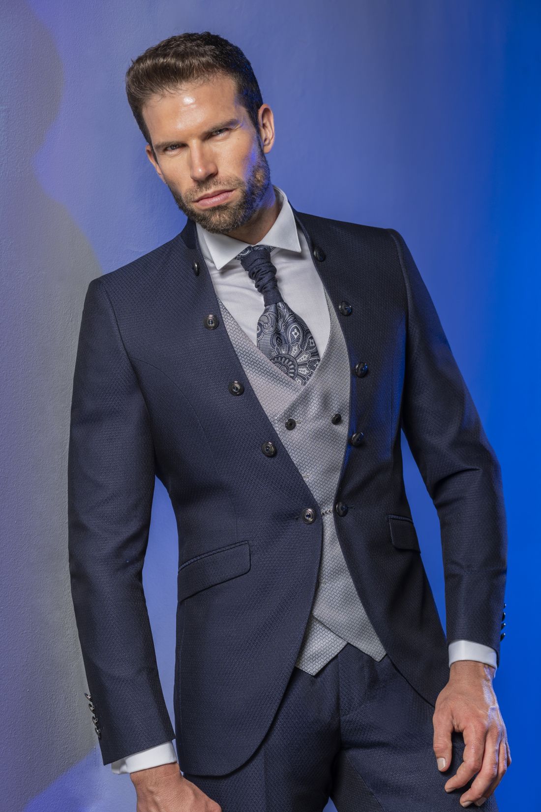 Traje azul noche novio o padrino