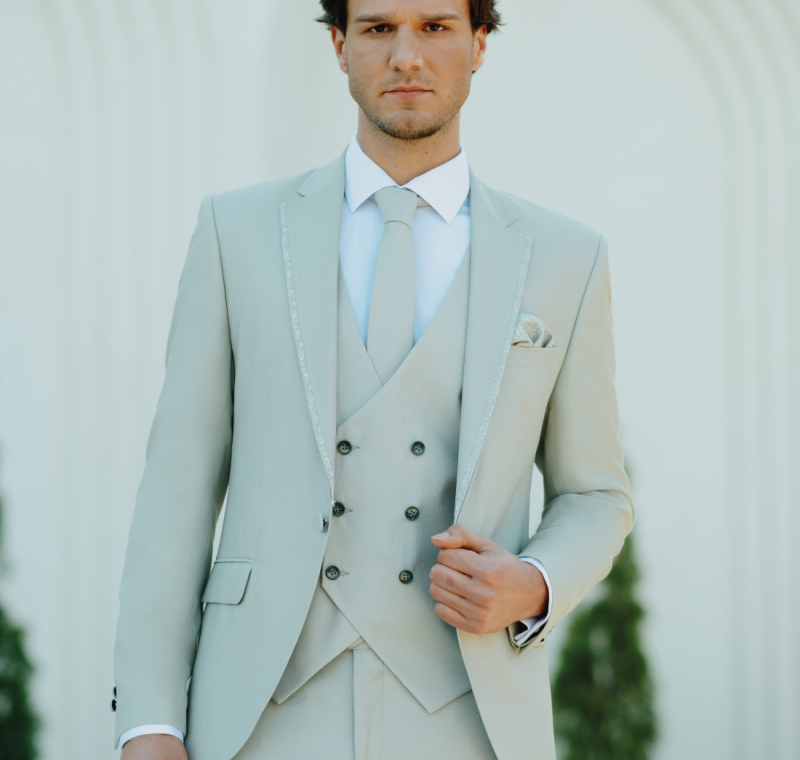 Traje completo con chaleco en valencia