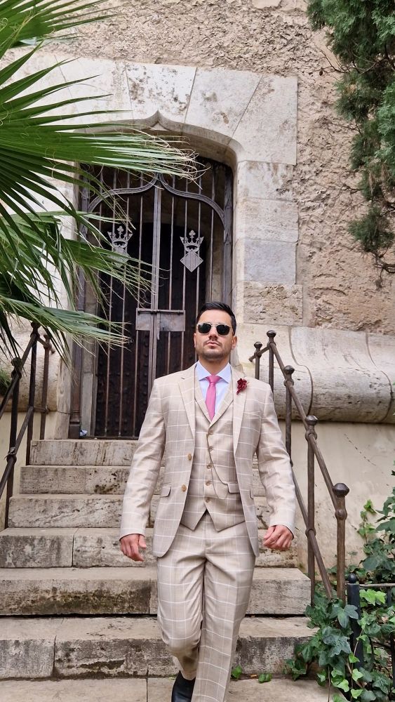 Trajes de novio, padrino, invitado de cuadros