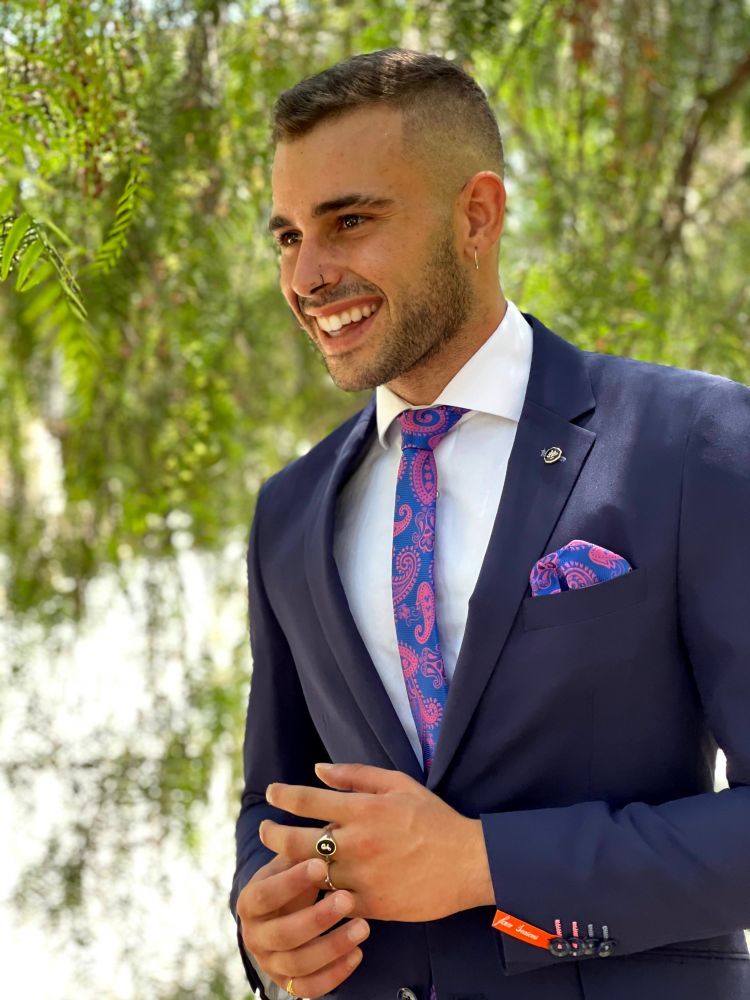 Traje azul entallado juvenil