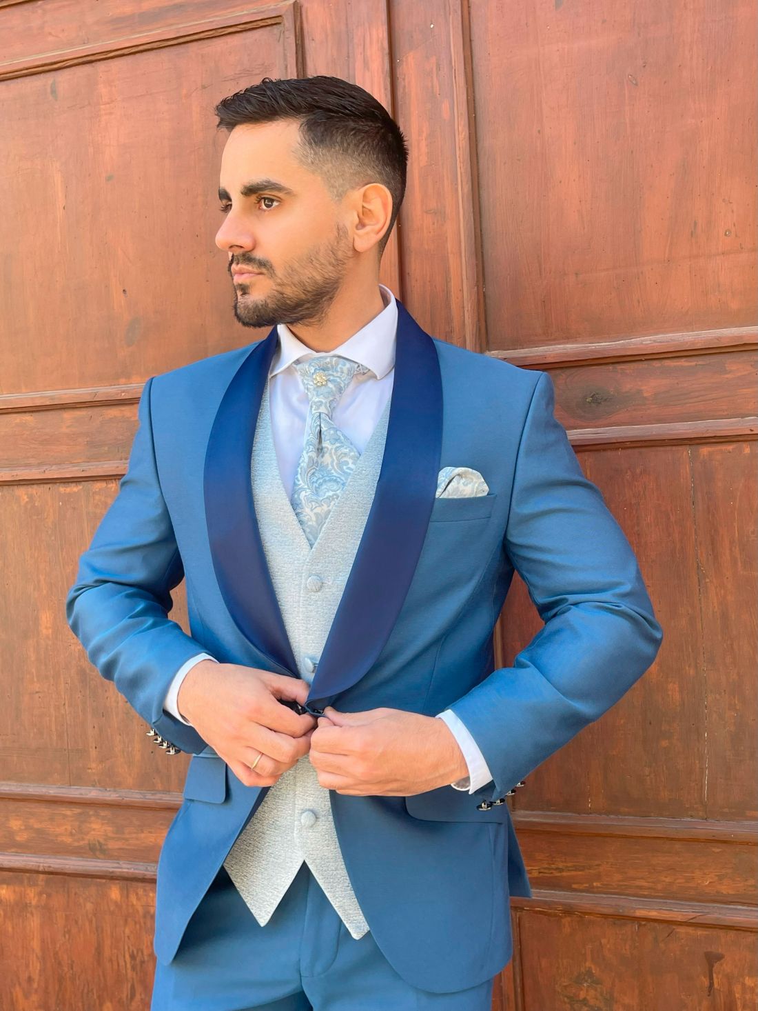 Traje ceremonia cuello esmoquin entallado