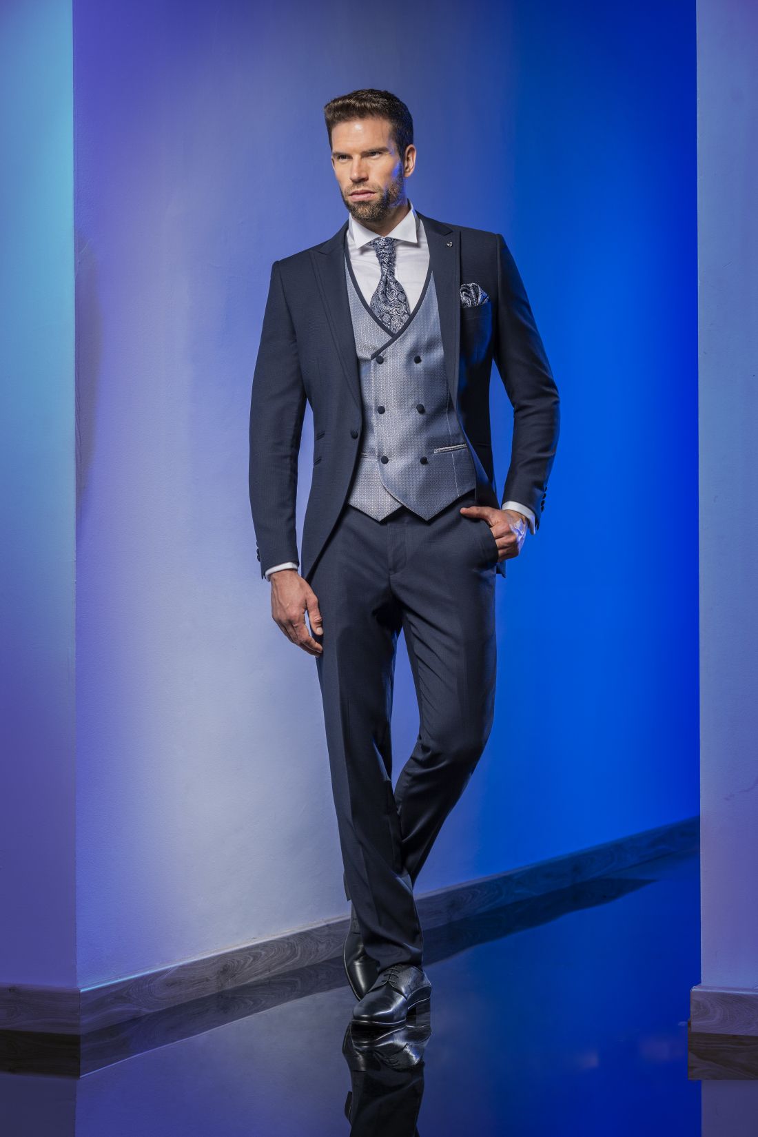 Traje azul noche novio o padrino