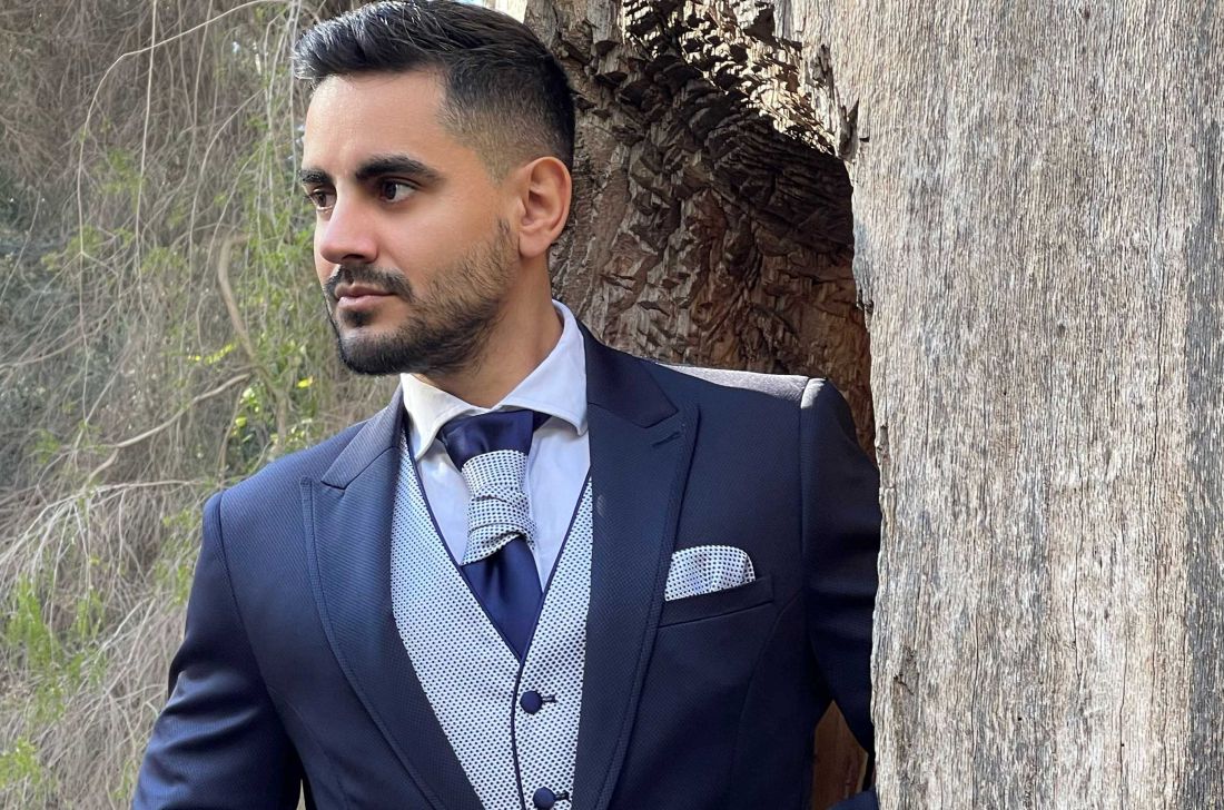 Traje azul marino de novio o padrino