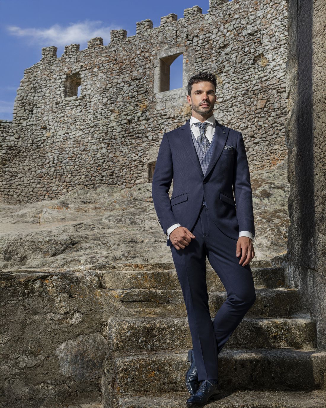 Traje azul noche novio o padrino