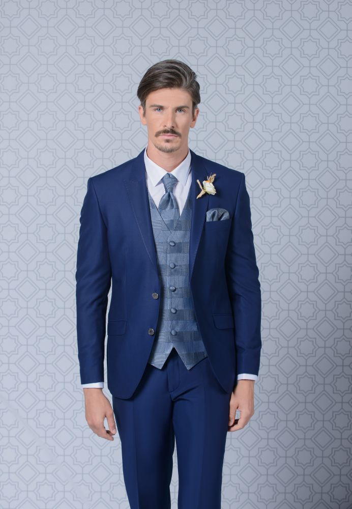 Traje de padrino de boda en Castellón Arax Gazzo