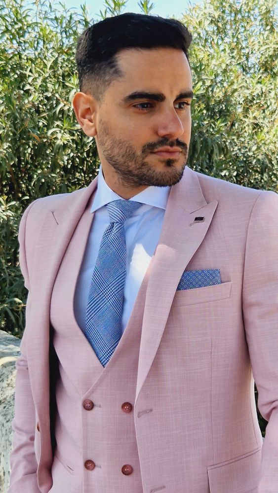 Traje rosa tres piezas chaleco