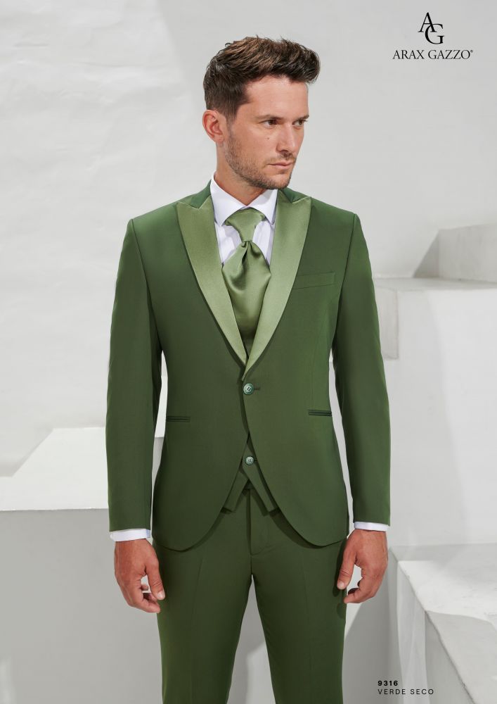 Traje verde novio