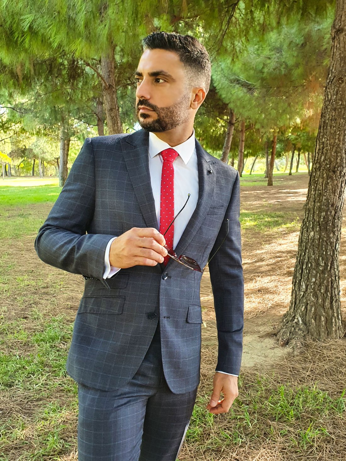 Traje de invitado de cuadros