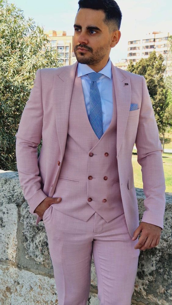 Traje rosa tres piezas