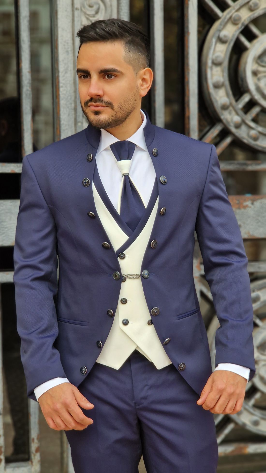 Traje azul noche novio o padrino