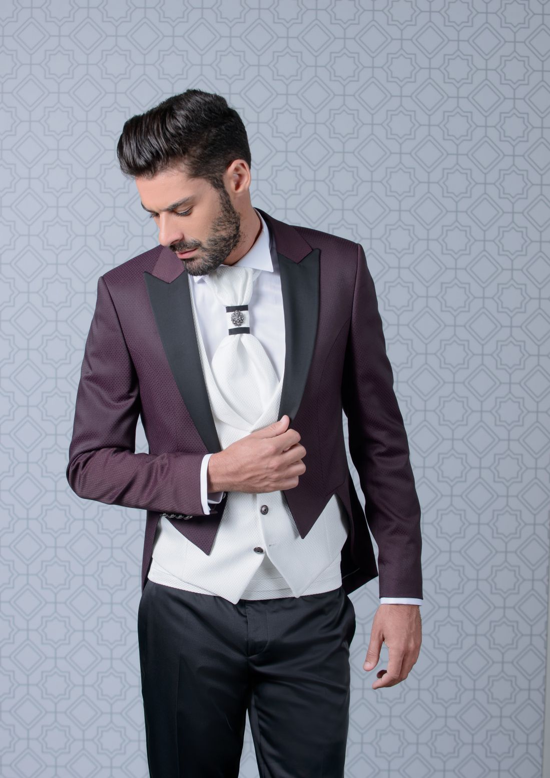 Trajes de novio estilo barroco 2021