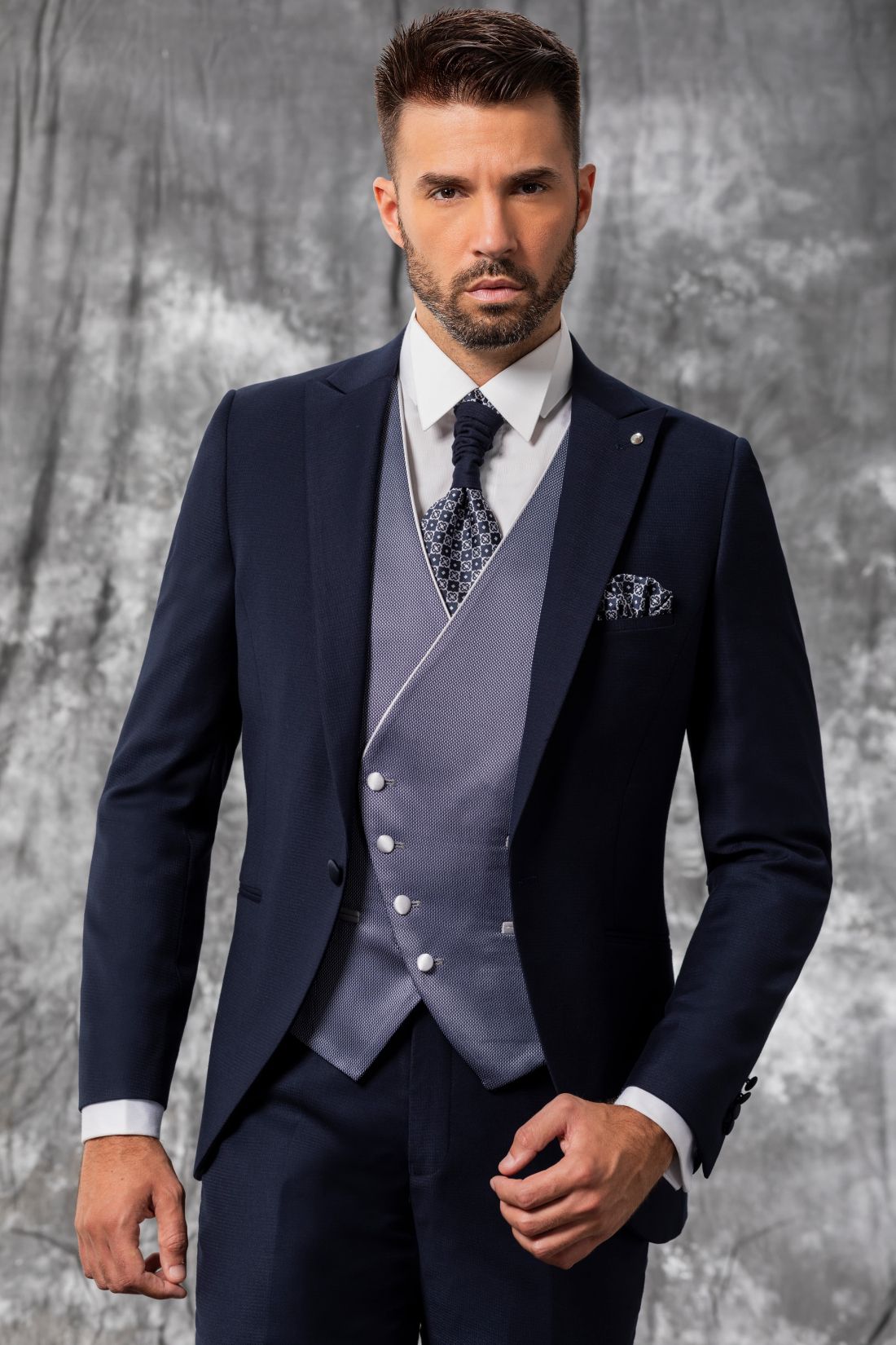 Trajes padrino de boda 2024