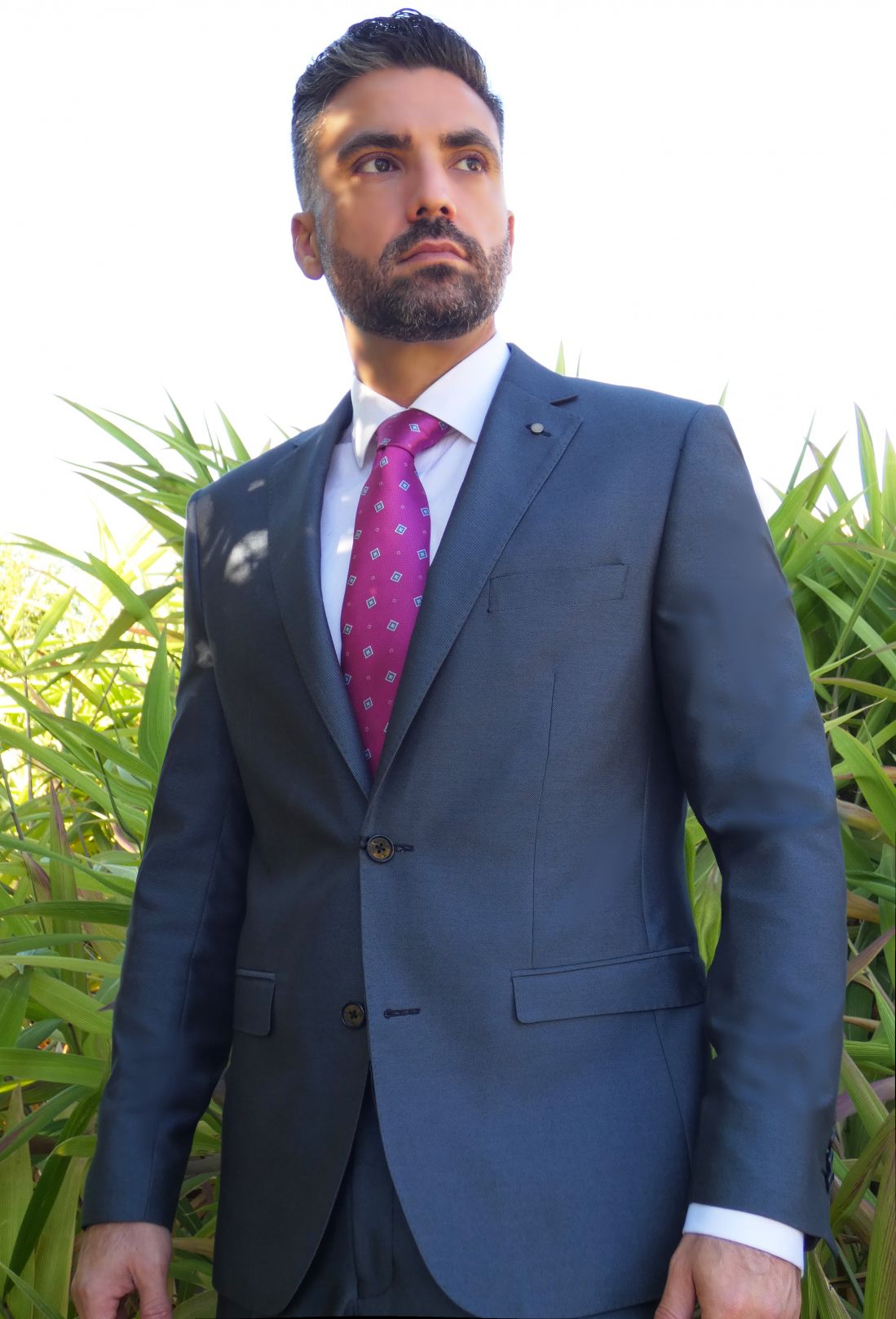 Traje de hombre gris azulado