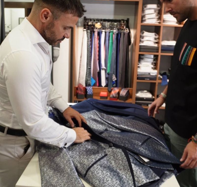 Elección de traje de novio o padrino