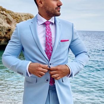 Traje celeste elástico para graduación