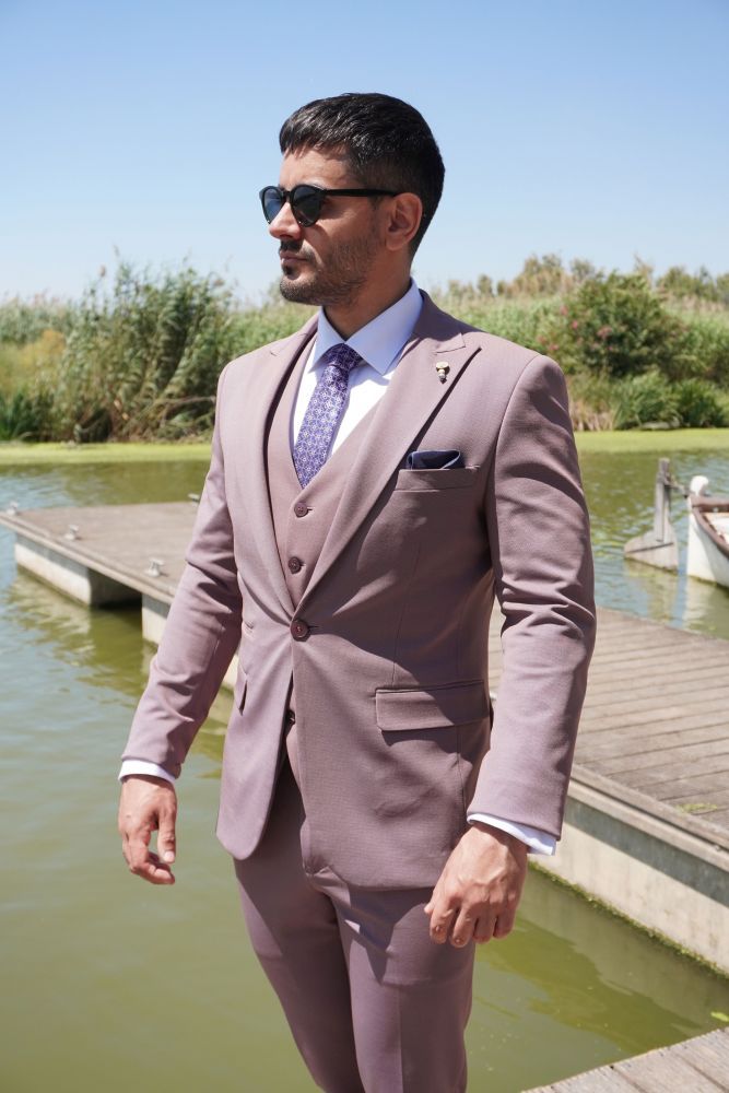 Traje rosa tres piezas chaleco