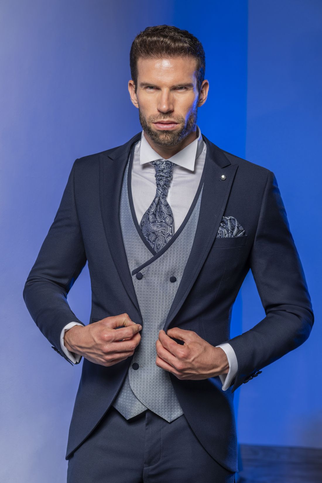 Traje azul noche novio o padrino
