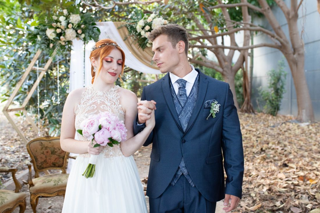 Traje azul novio (vestido de novia de Spossa de Gaudín, nos disponemos de colección de novia)