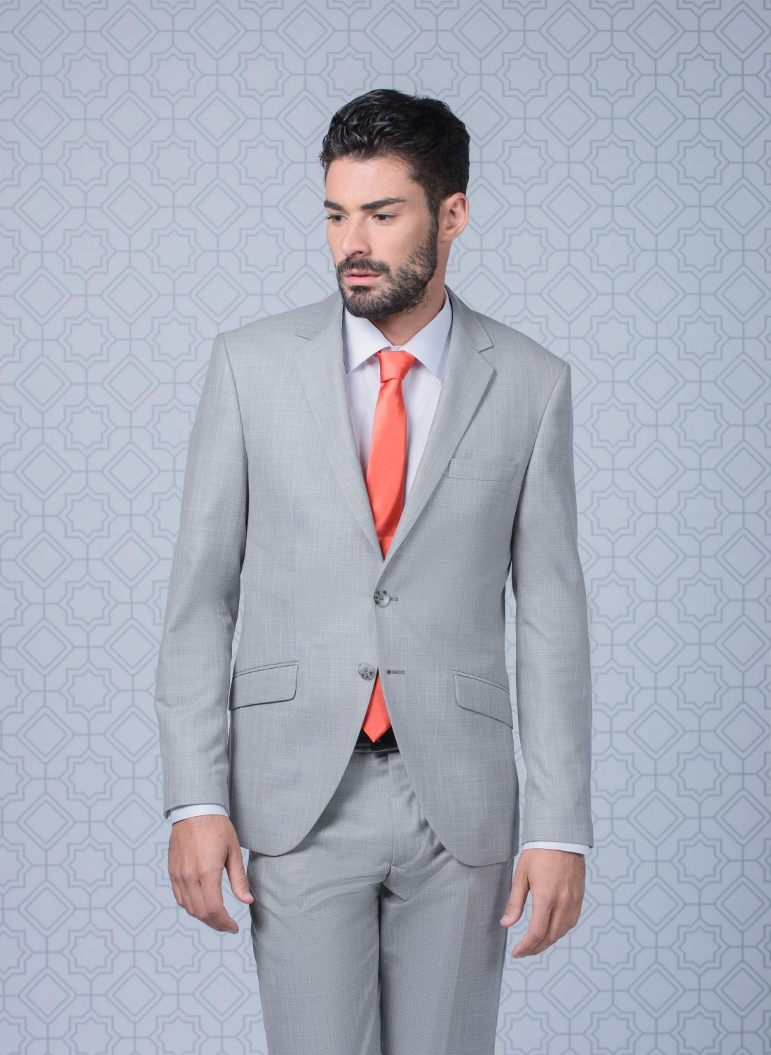 Traje gris para graduación