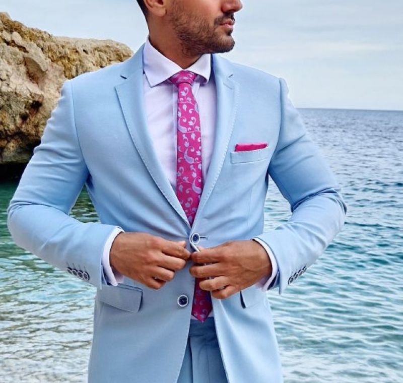 Traje slim fit azul celeste