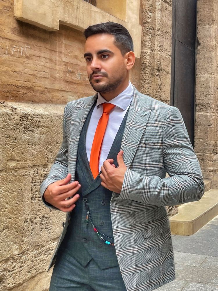 Trajes de novio, padrino, invitado de cuadros