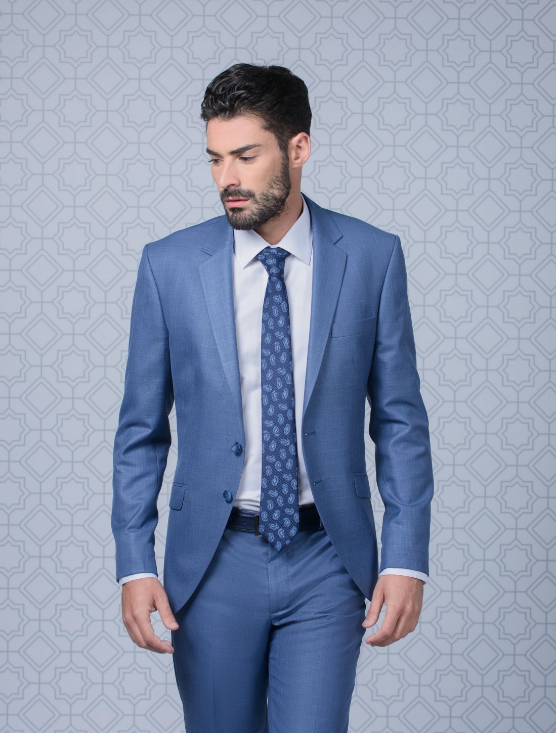 Traje azul slim fit para graduación