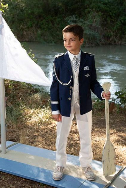 trono estanque Permanece Vestidos y trajes de comunión | Garrido Ceremonia